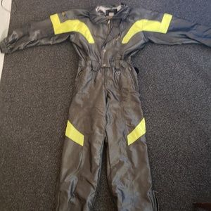 Descente ski suit, size medium..
